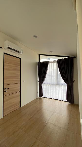 Rumah Disewakan di Cluster Uptown Lippo Cikarang